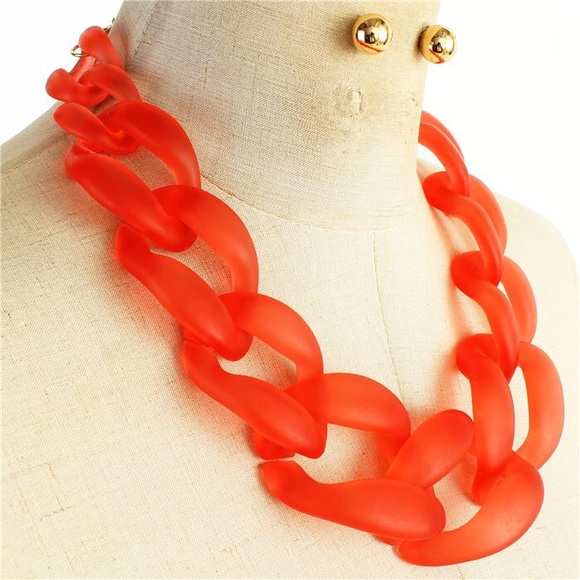 RED ACRYLIC CURB CHAIN NECKLACE SET - Picture 2 of 2